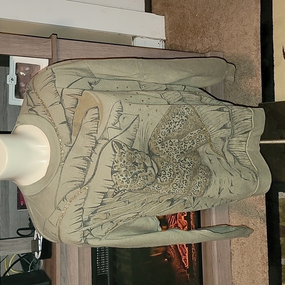 -> Pink Elephant Ltd Chetta Sweatshirt - Picture 1 of 3